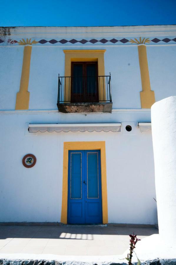 Hotel Casa Vacanze Dell'Avvocato Malfa  Exteriér fotografie